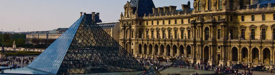 Louvre Museum paris