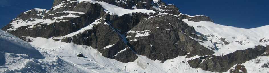 Refuge du Vallon De La Fare Refuge du Vallon De La Fare trails